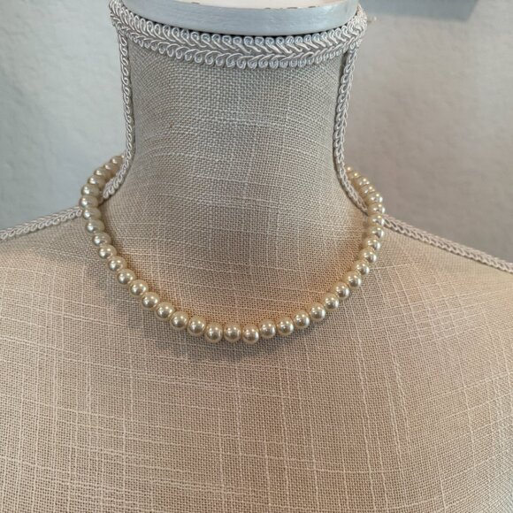 VINTAGE WHITE GLASS PEARL CONVERTIBLE NECKLACE - Picture 9 of 9
